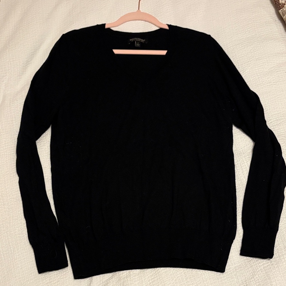 Merino Wool Women's Black V-Neck Sweater